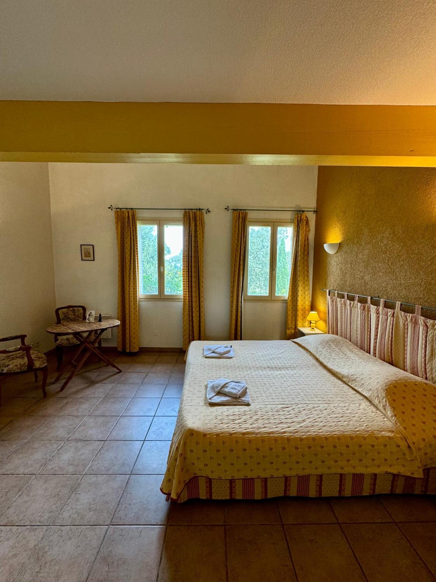 Hotel Mas Du Grand Peloux Port-Saint-Louis-du-Rhône Pokój zdjęcie