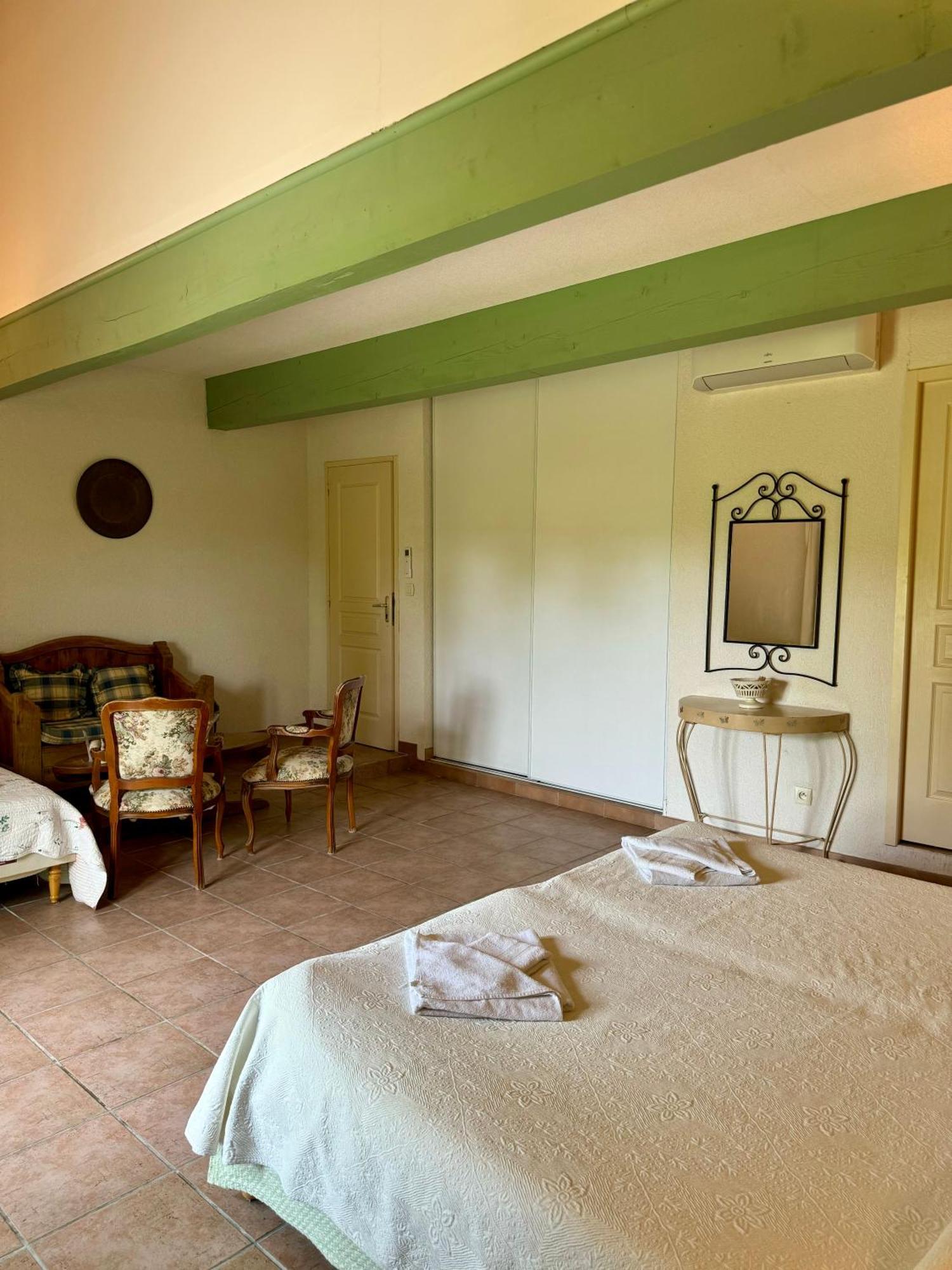 Hotel Mas Du Grand Peloux Port-Saint-Louis-du-Rhône Pokój zdjęcie